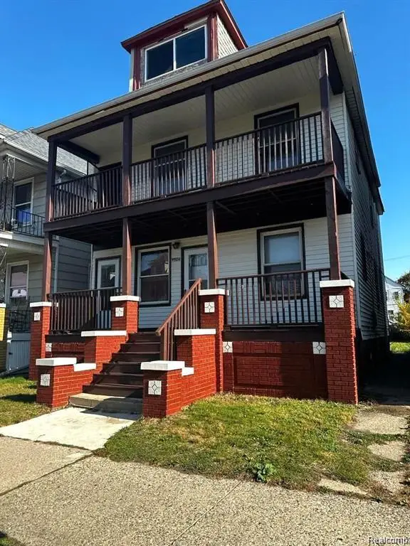 9506 Charest, Hamtramck, MI 48212