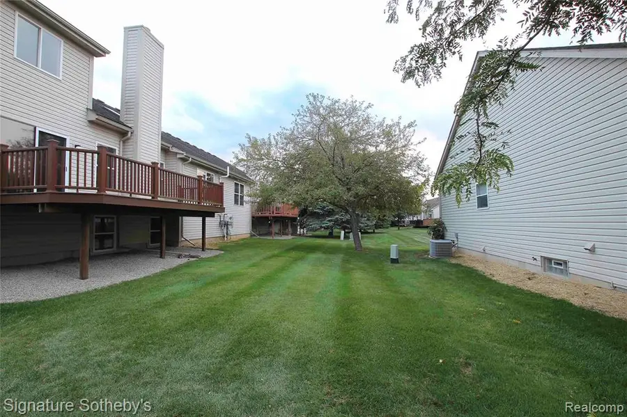 487 Woodvale, Commerce, MI 48390 - #3