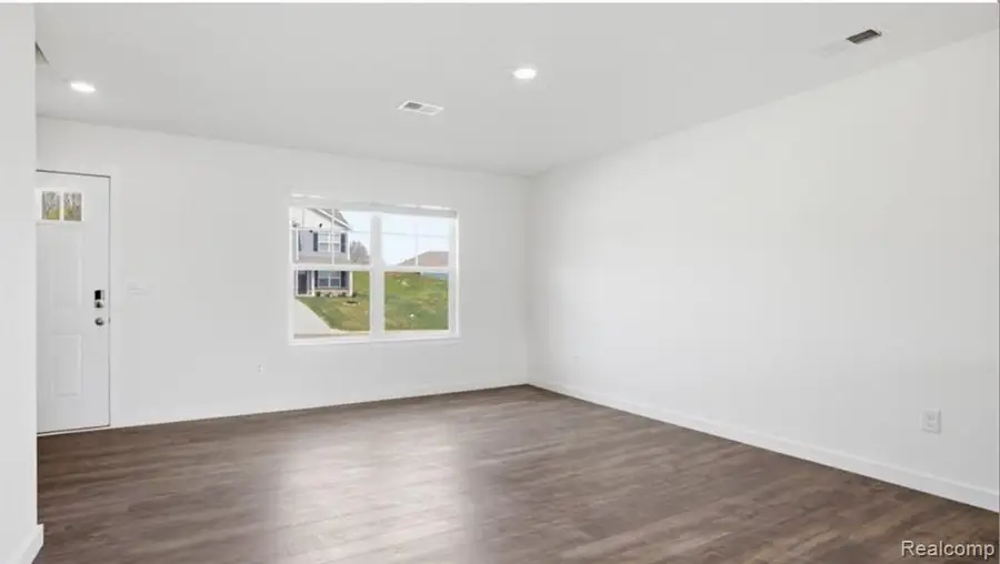 31 Oak, Grand Blanc, MI 48439 - #2