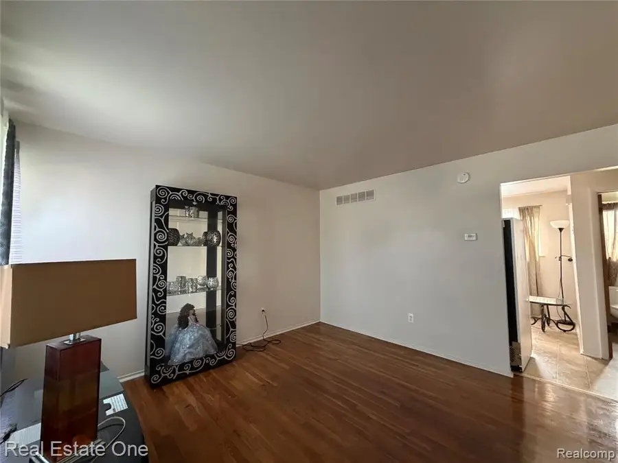 23517 Baker, Taylor, MI 48180 - #3