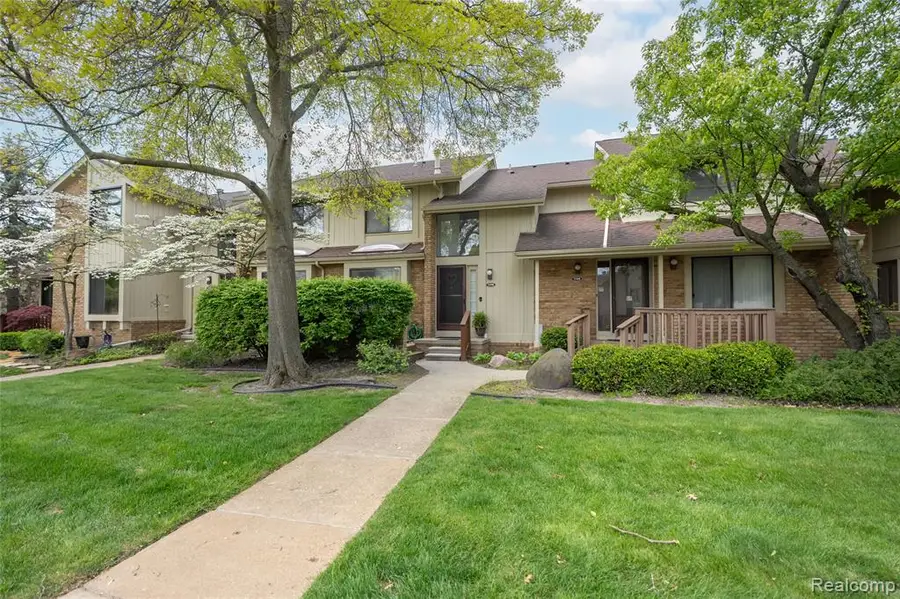 5590 Hillcrest, West Bloomfield, MI 48322 - #2