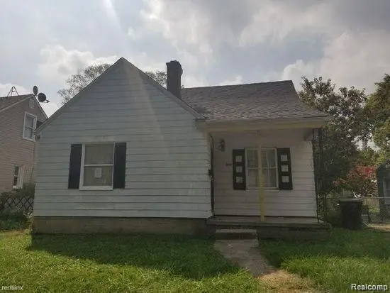19004 Kingsville, Harper Woods, MI 48225