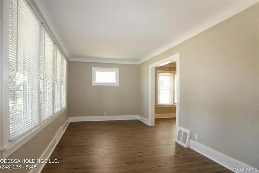 7290 Engleman, Center Line, MI 48015 - #3