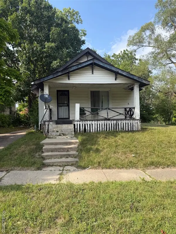 353 E Van Wagoner, Flint, MI 48505