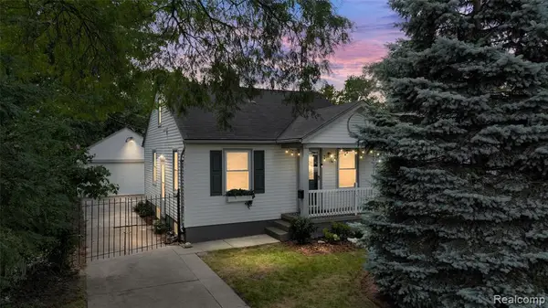4993 Gateshead, Grosse Pointe, MI 48236