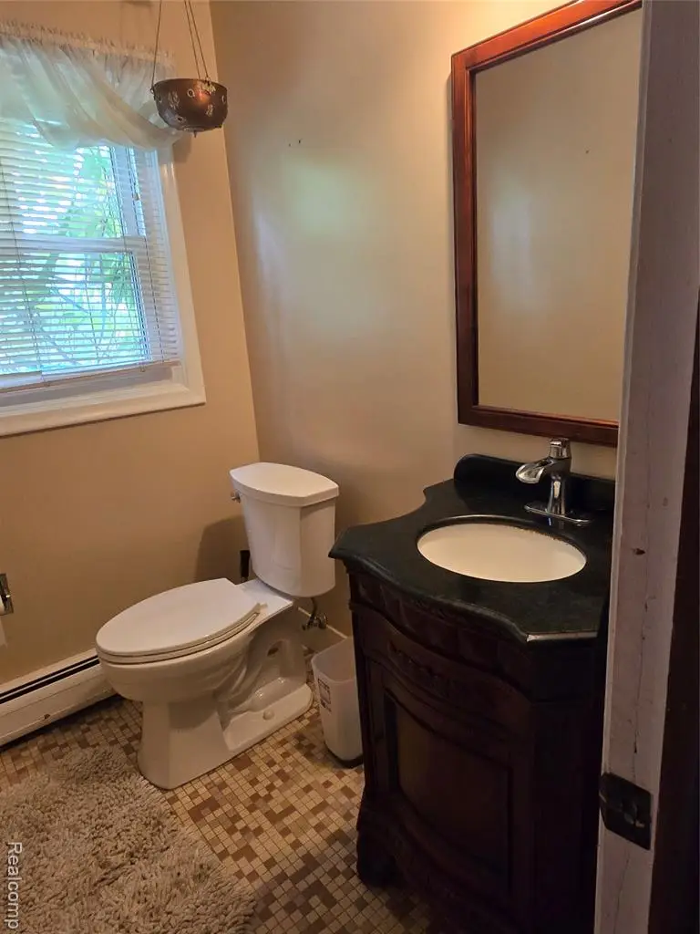 31129 Sturbridge, Farmington Hills, MI 48331 - #3