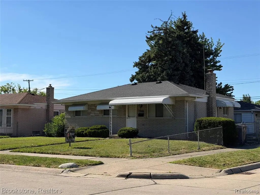 8495 Potomac, Center Line, MI 48015 - #1