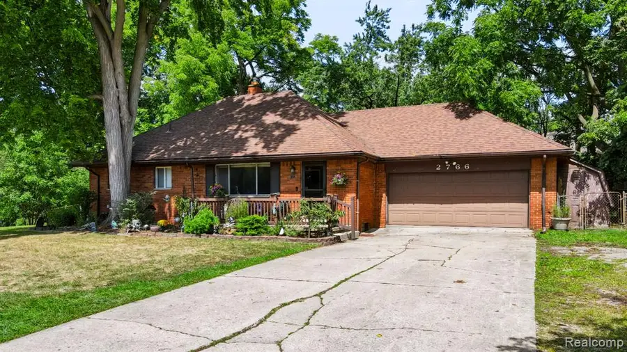 2766 W Huron, Waterford, MI 48328 - #2