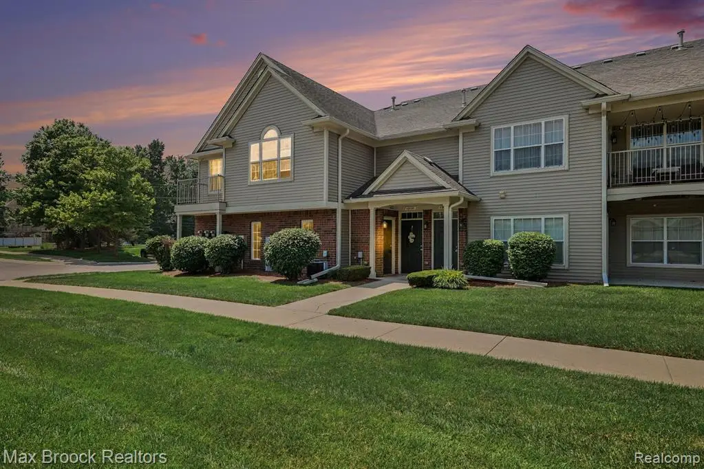 49086 W Woods, Utica, MI 48317 - #1