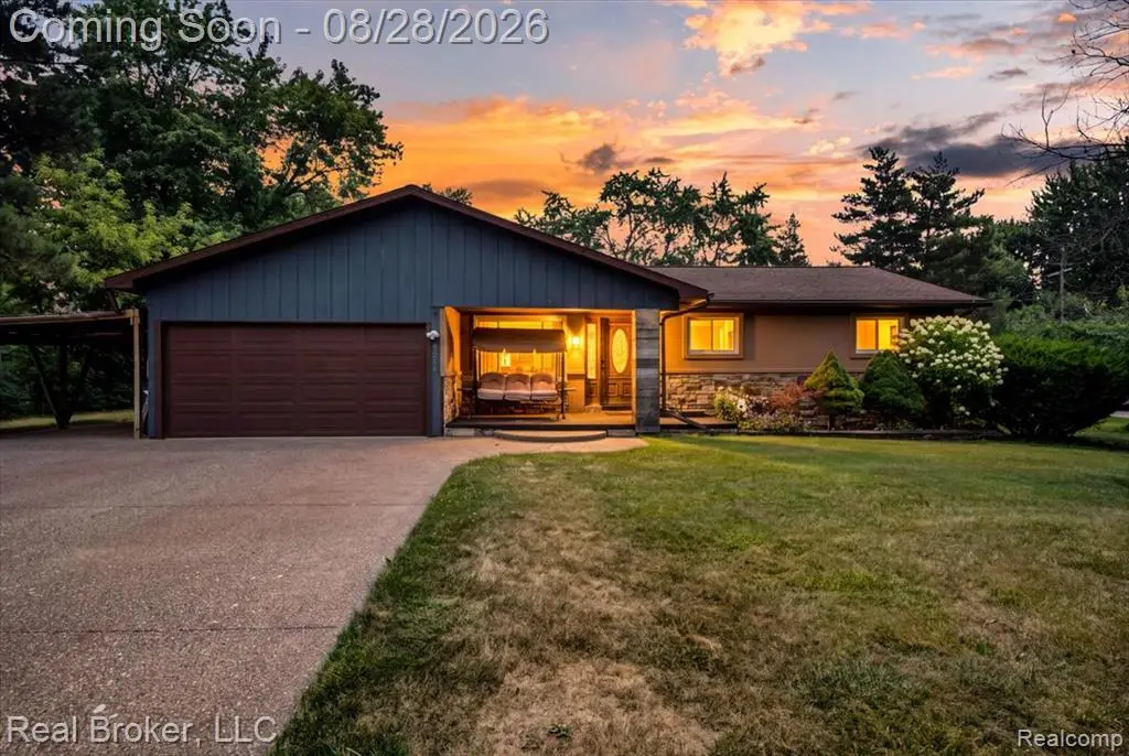 5214 Daniels, Troy, MI 48098 - #1