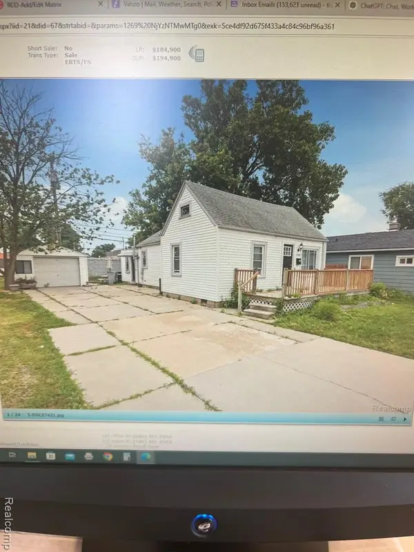 23409 Carlisle, Hazel Park, MI 48030
