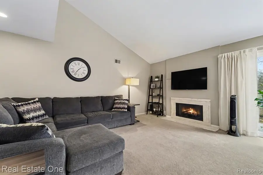 6463 Maple Hills, Bloomfield Hills, MI 48301 - #3