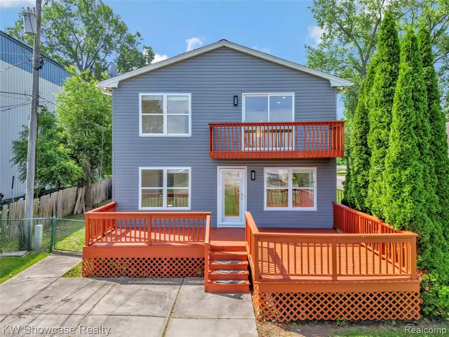 4392 Cass Elizabeth, Waterford, MI 48328 - #2