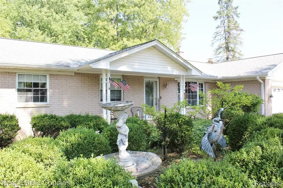 6258 Meadowwood, Grand Blanc, MI 48439 - #2