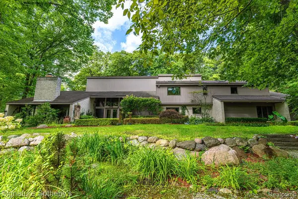 28575 Danvers, Farmington Hills, MI 48334