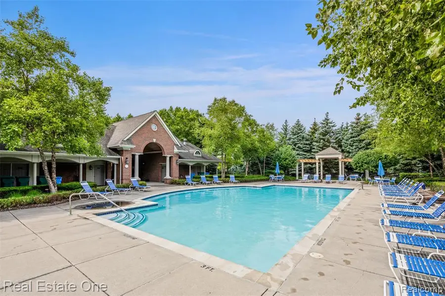 25209 Chesapeake, Commerce Township, MI 48390 - #2