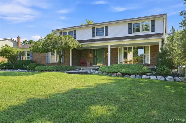 53256 Eastbourne, Shelby Twp, MI 48316