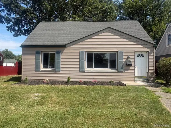 23080 Almond, Eastpointe, MI 48021