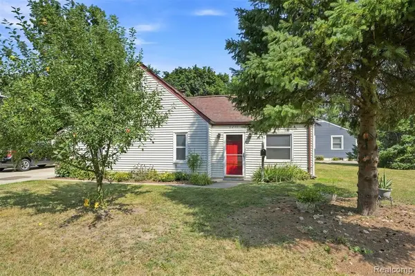 8251 Mcclellan, Utica, MI 48317