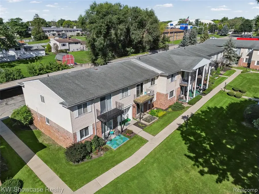 5283 Highland #206, Waterford, MI 48327 - #2