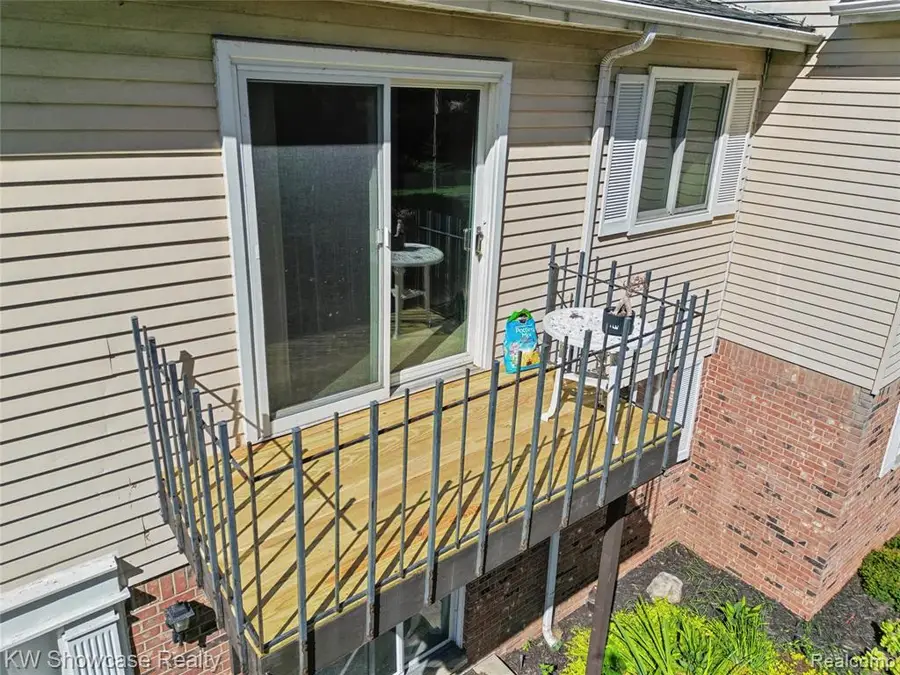 5283 Highland #206, Waterford, MI 48327 - #3