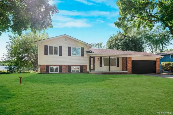 8965 Van Gordon, White Lake, MI 48386
