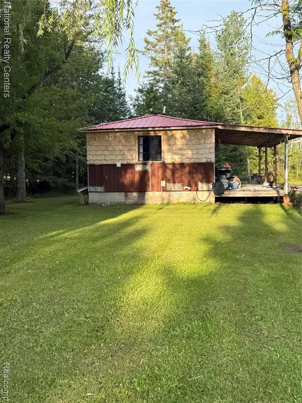 8018 Mielke, Hawks, MI 49743