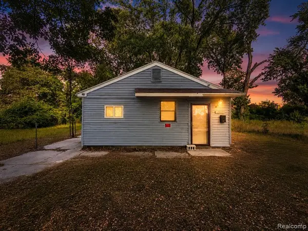 15344 Blackstone, Detroit, MI 48223