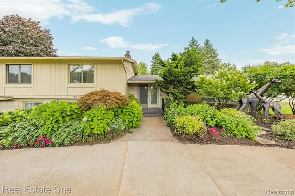 3205 Parkland, West Bloomfield, MI 48322