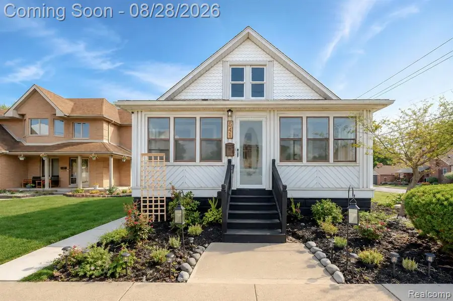 541 Clinton, Wyandotte, MI 48192 - #2