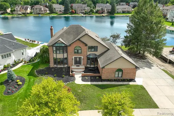 8828 Grace, Shelby Twp, MI 48317
