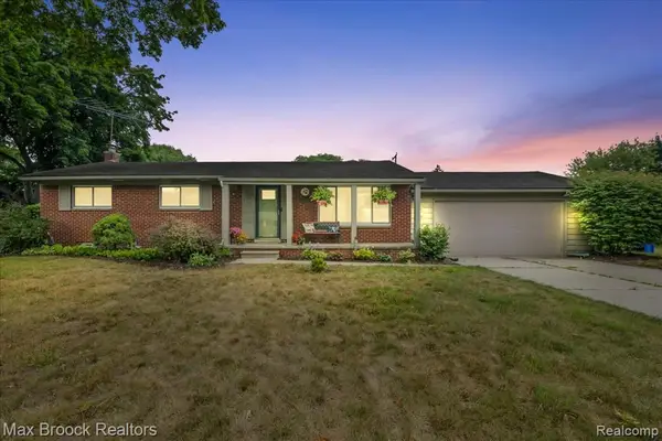 1800 Hollingsworth, Commerce Twp, MI 48390