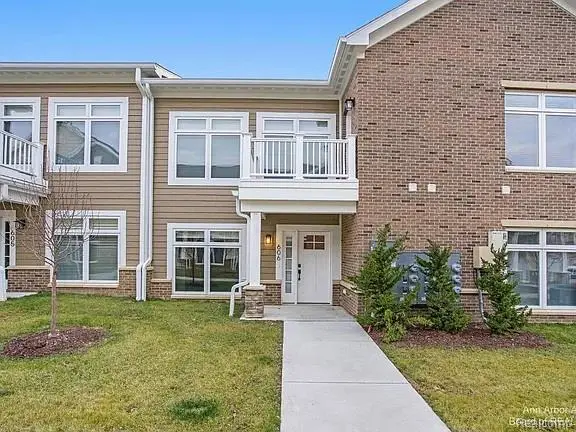 606 Boardwalk, Dexter, MI 48130