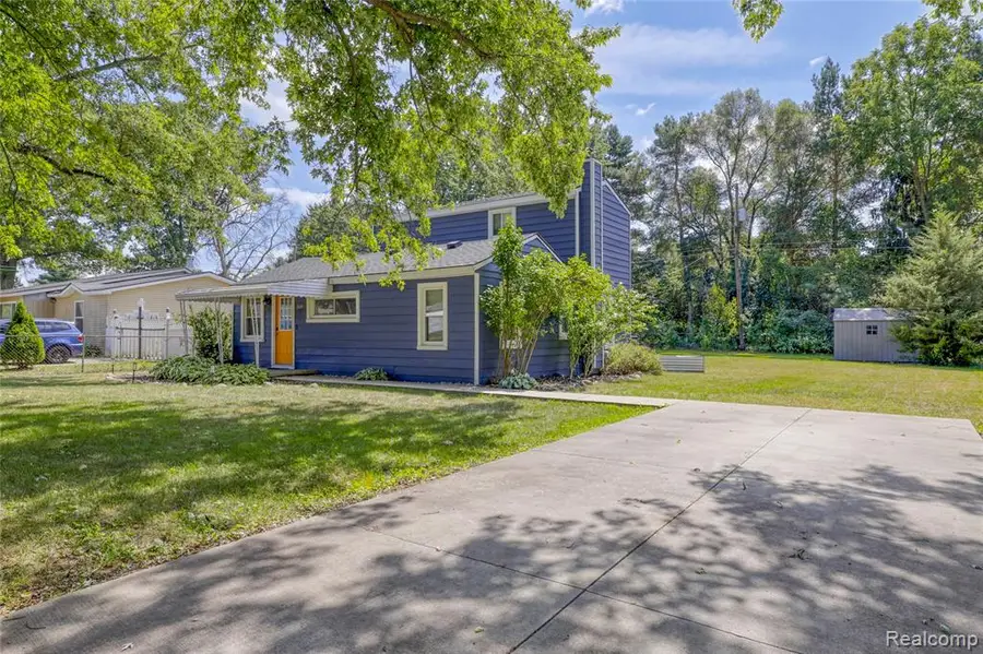 349 W Beechdale, Commerce Township, MI 48382 - #3