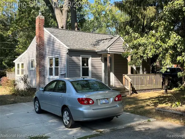 3270 Royal, Commerce Twp, MI 48382