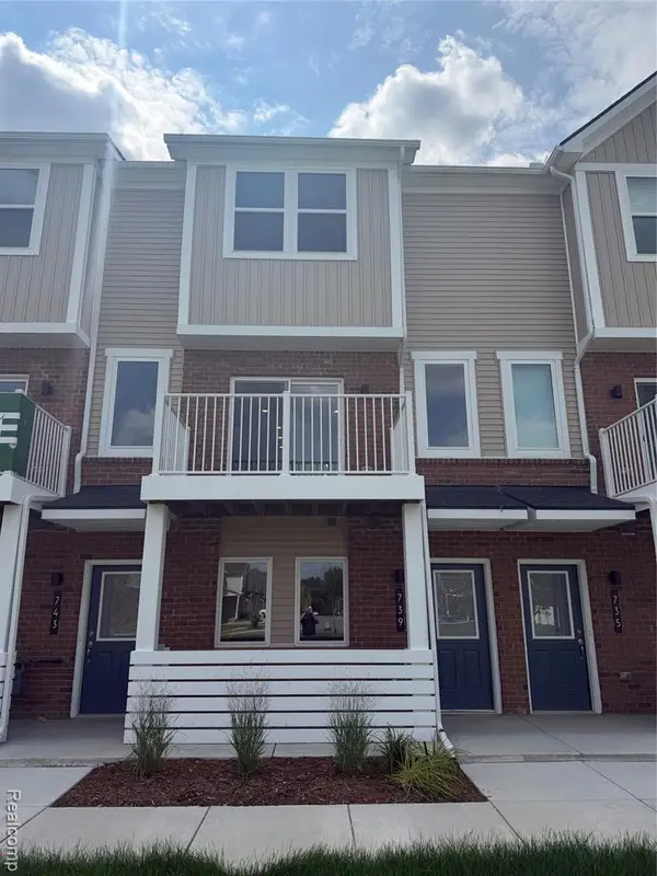 739 Canterbury Lane, Troy, MI 48085