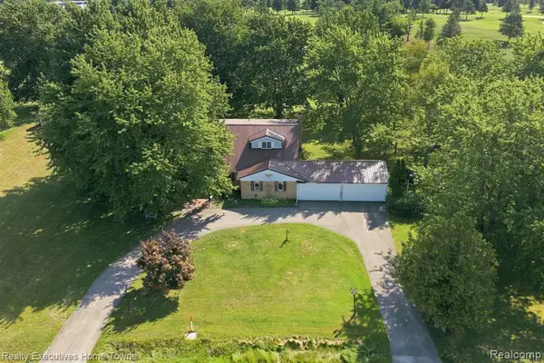 5593 Fairway, Lexington, MI 48450
