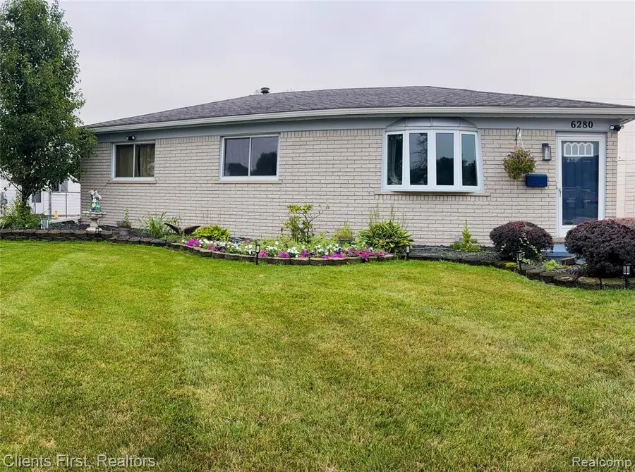 6280 N Farmington, Westland, MI 48185 - #2