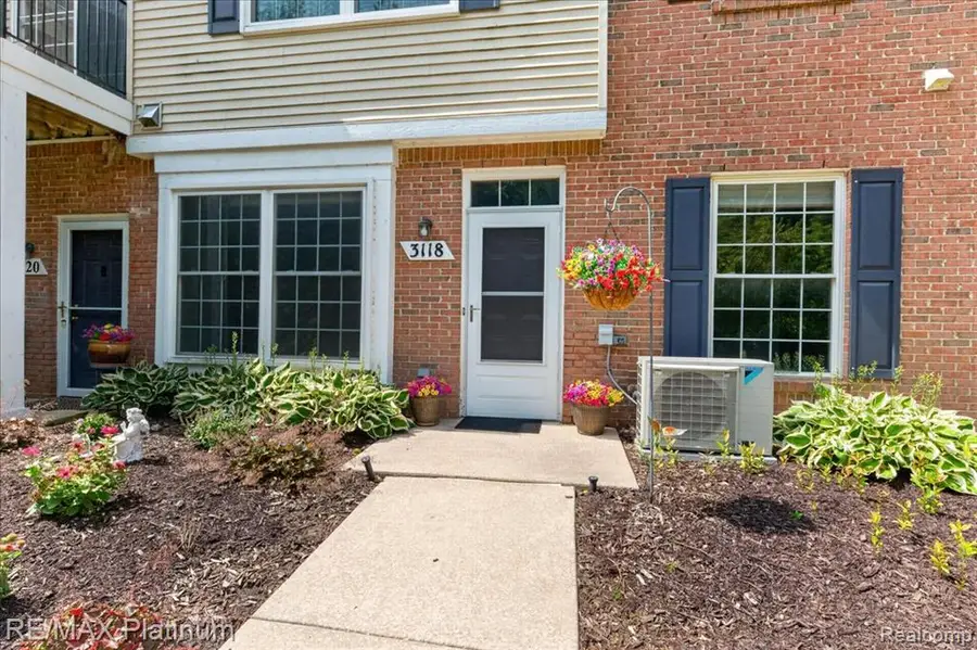 3118 Kneeland, Howell, MI 48843 - #2