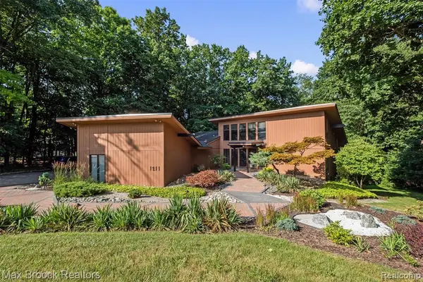 1211 Kensington, Bloomfield Hills, MI 48304