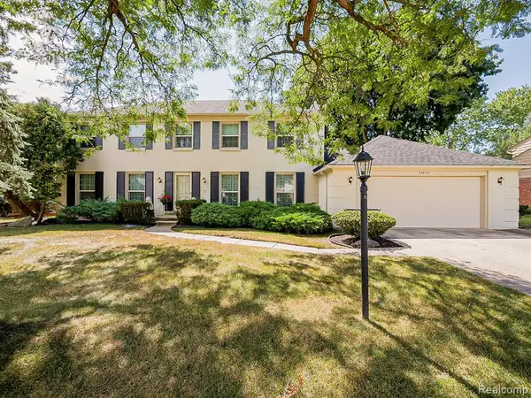 35973 Old Homestead, Farmington Hills, MI 48335