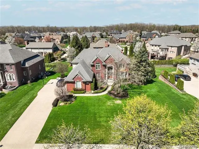 54182 Queensborough, Shelby, MI 48315 - #2