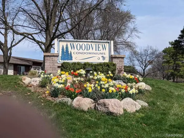 7485 Woodview #3, Westland, MI 48185