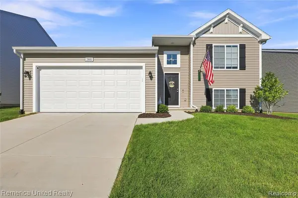 2881 Jordan River, Fowlerville, MI 48836