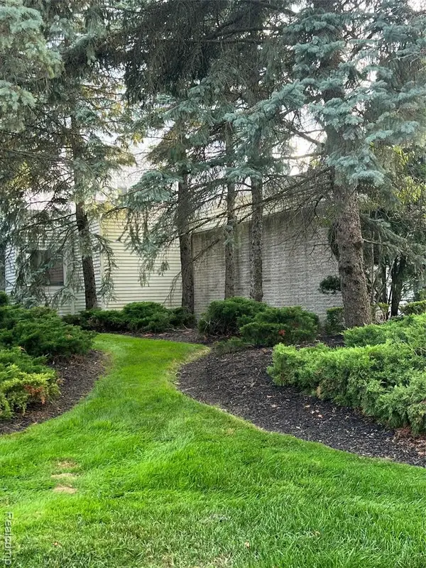 1787 Alexander, Bloomfield Hills, MI 48302