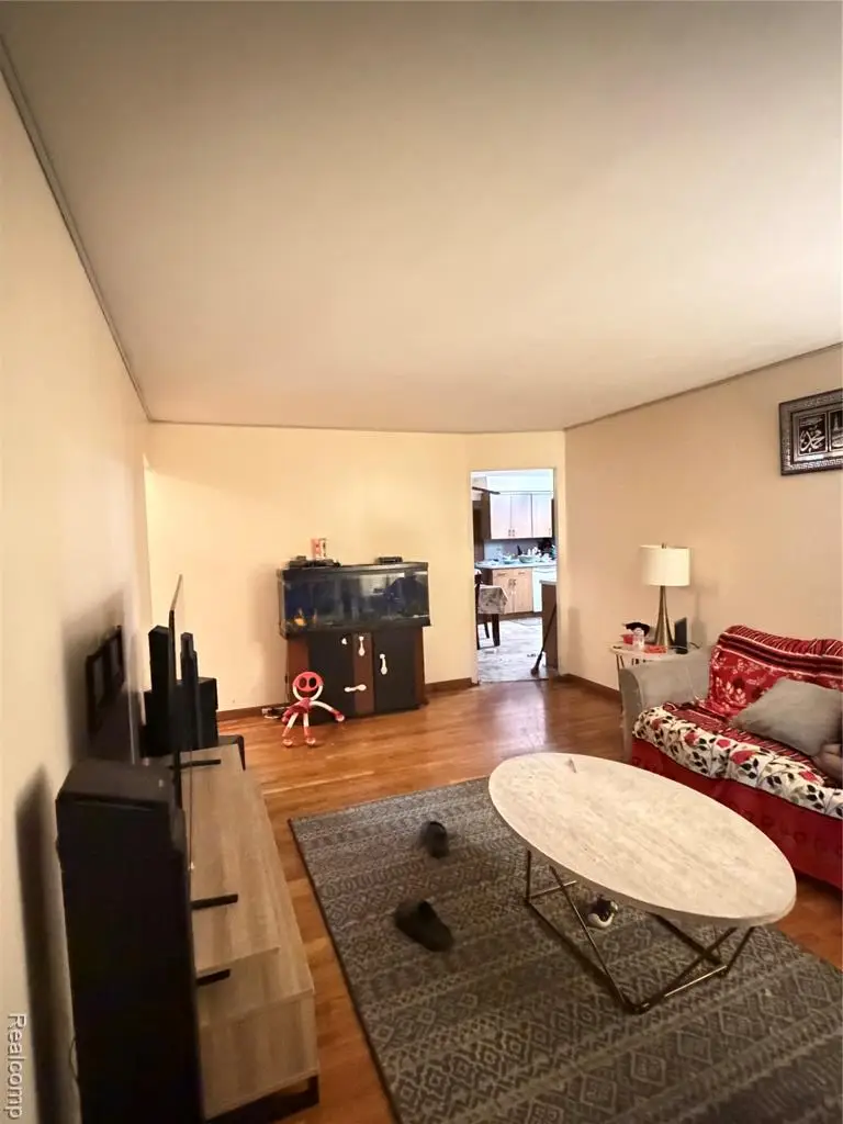 29641 Walker, Warren, MI 48092 - #2