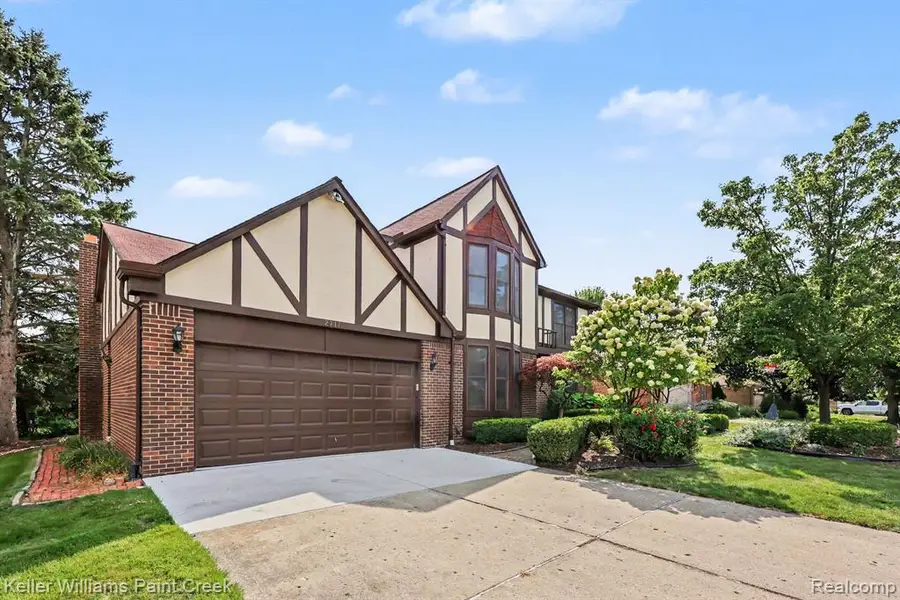 2717 Powderhorn Ridge, Rochester Hills, MI 48309 - #2