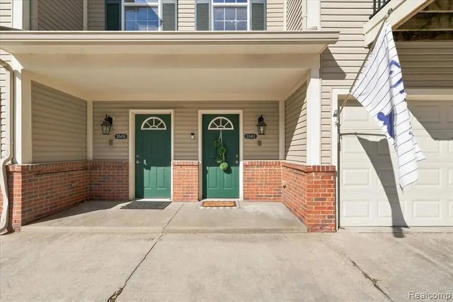 55415 Ambassador, Shelby, MI 48316 - #2
