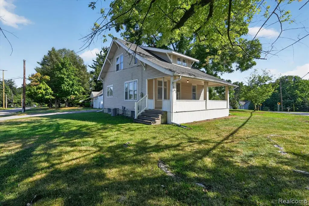 203 Center, Grand Blanc, MI 48439 - #1
