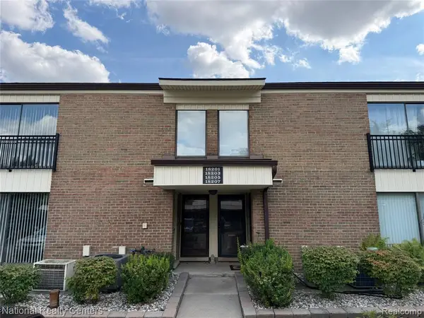 18207 University Park, Livonia, MI 48152